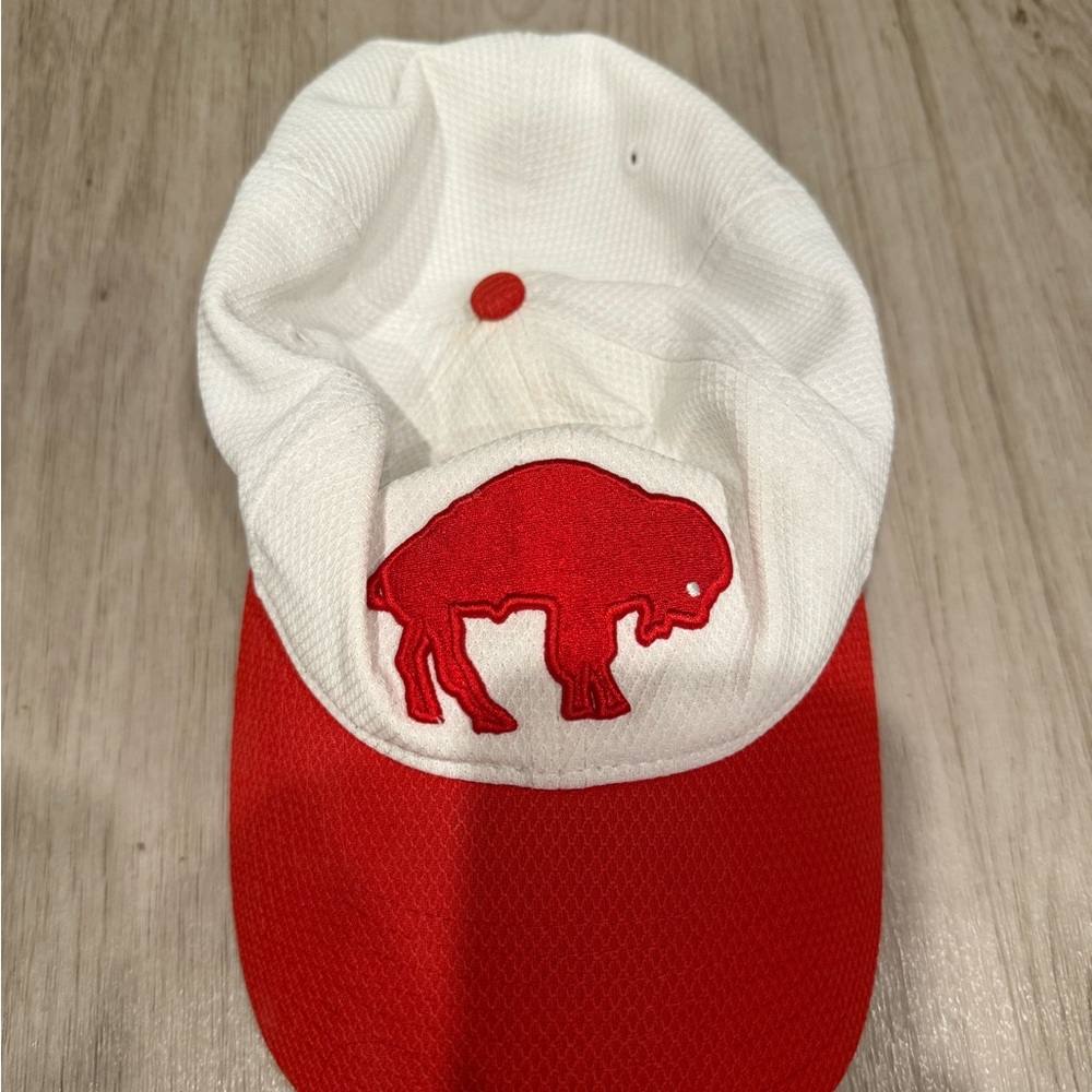 Red and White Buffalo bills nfl Cap vintage